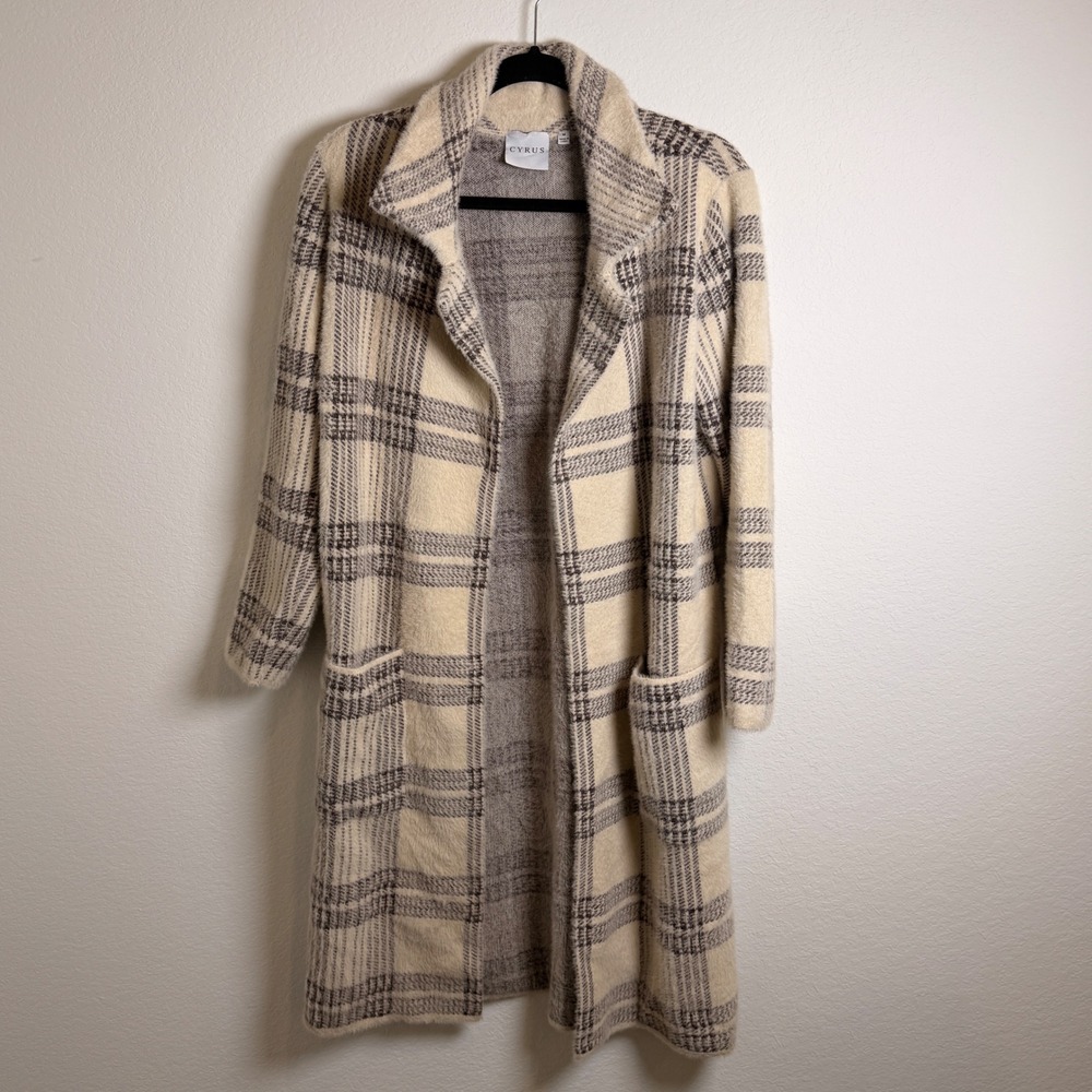 Cyrus Women's Plaid Longline Heavy Cardigan Sweater Cream Gray Size M